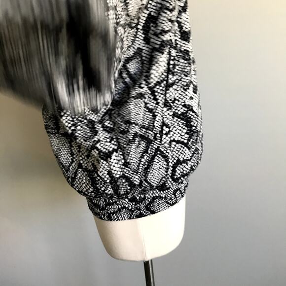 Urban Outfitters Nathan Snakeskin Animal Print Bomber Jacket XS - Picture 4 of 11